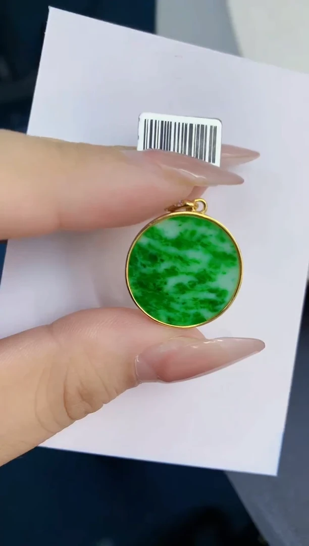 翡翠未镶嵌颈饰1