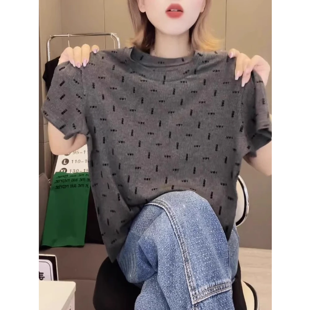 芯娇晴今年新款2025夏季灰色圆领短袖T恤女气质减龄显瘦高级上衣