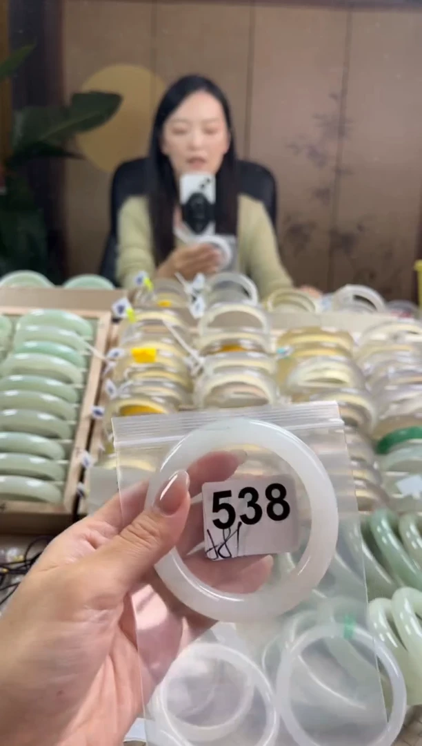 手镯玛瑙/玉髓未镶嵌天山翠默认微抠538