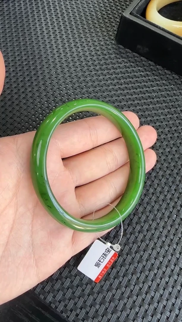 和田玉手镯未镶嵌61+圈口