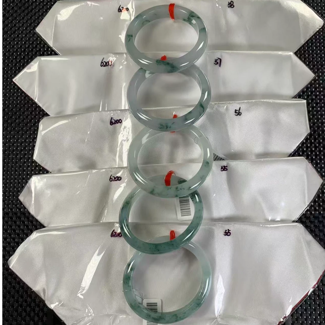 翡翠A货手镯0多样性发货，发一件