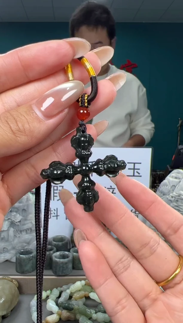 颈饰未镶嵌和田玉和田玉