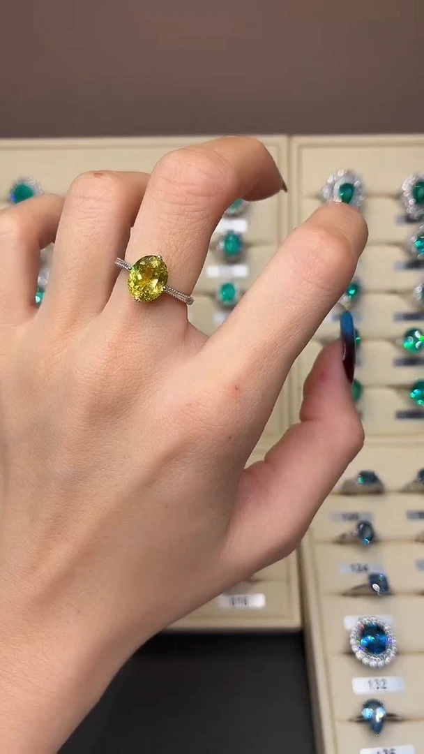 2蓝宝石（处理）无品牌 925银 轻奢女神款金丝雀黄色系