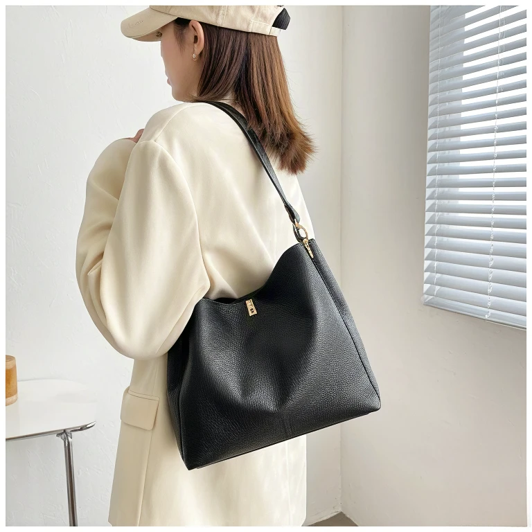 《下单备注编号》涂鸦logo系列轻奢单肩斜挎包