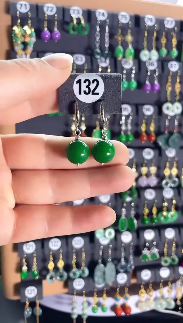 【闪购商品】翡翠耳饰银S925镶嵌132...