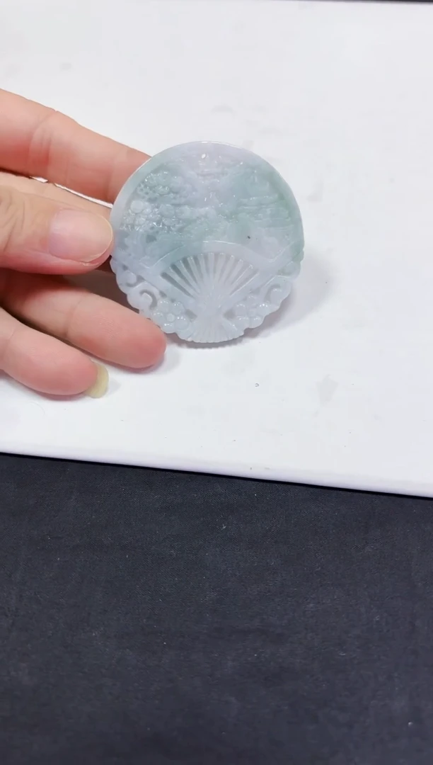 翡翠未镶嵌颈饰挂件