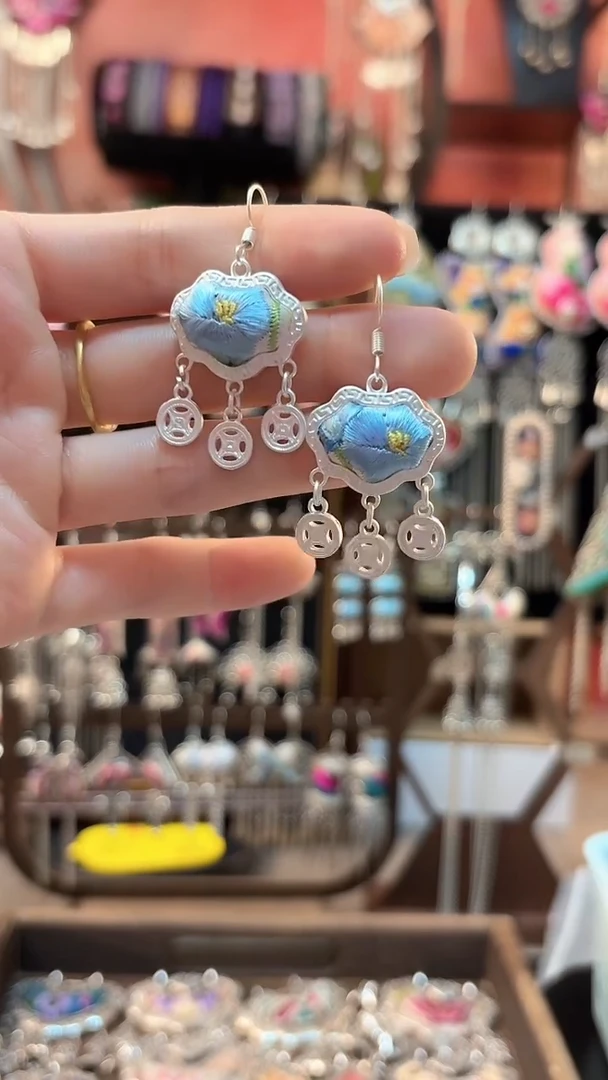 织绣 云织谣民族风精美饰品   120