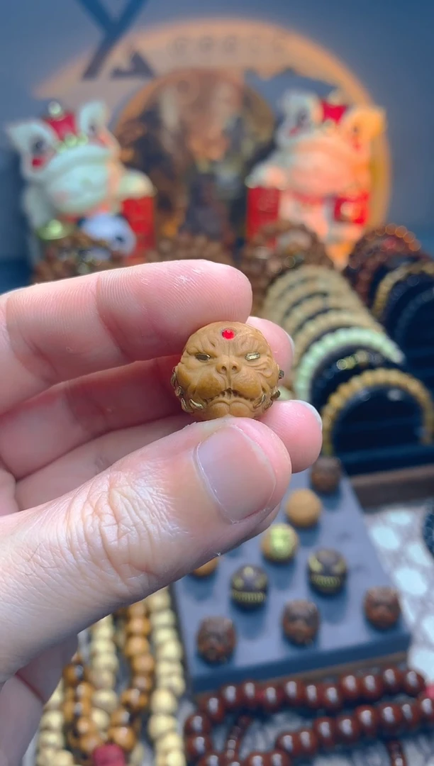 把件猴头核桃猴头雕刻单颗镶嵌狗王卡18mm