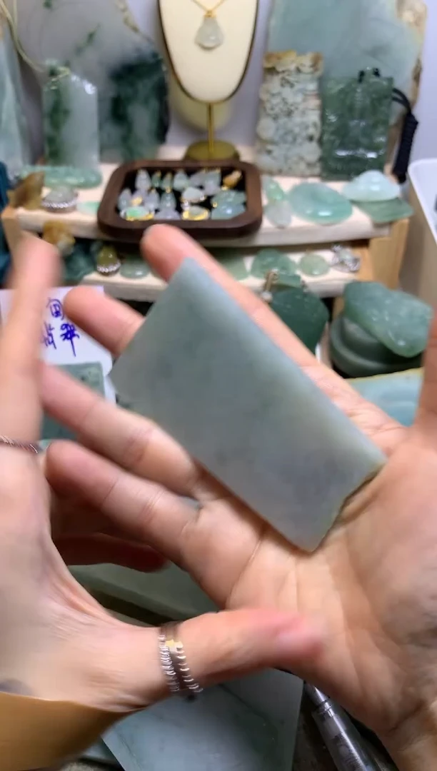 【闪购商品】翡翠挂件未镶嵌缅甸A货翡翠，没有运费险