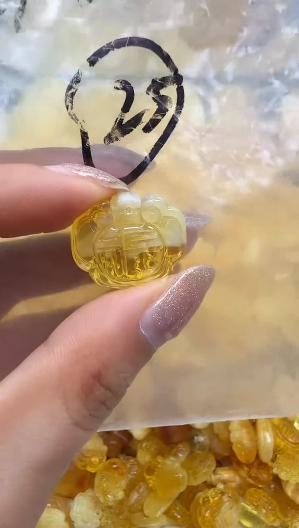 裸石琥珀未镶嵌如图