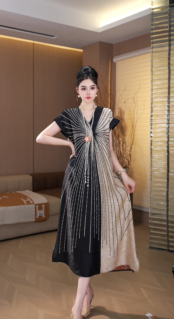 【知棠】夏季新款休闲百搭显白不闷热洋气显年轻显瘦连衣裙-8971#