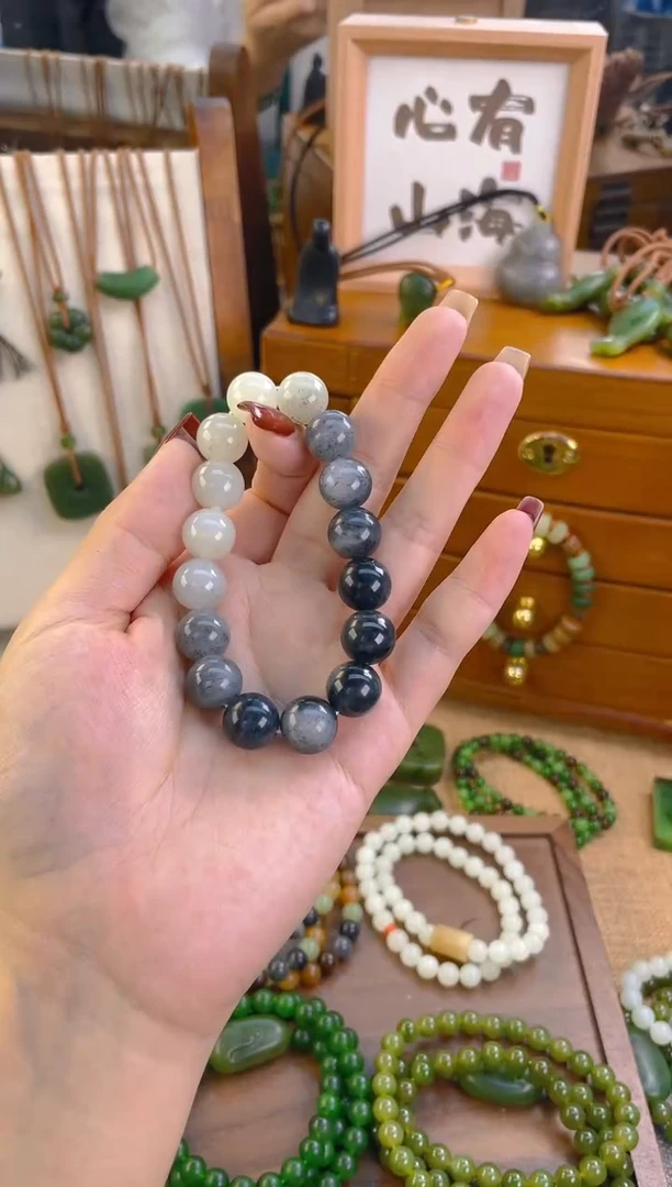未镶嵌手链和田玉青花