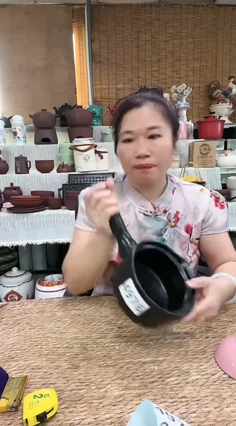 4976瑕疵黑色奶锅