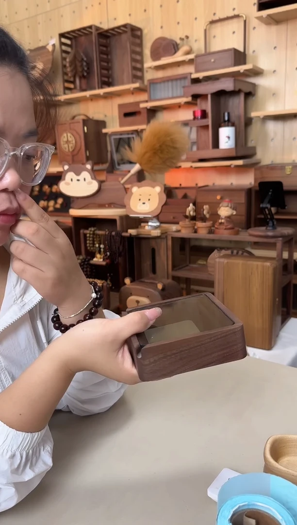 木北美黑胡桃带玻璃烟灰缸