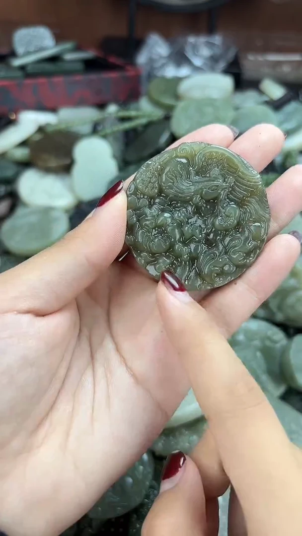 颈饰未镶嵌和田玉1