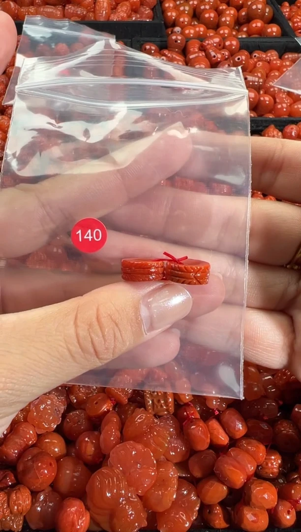 颈饰未镶嵌南红玛瑙1