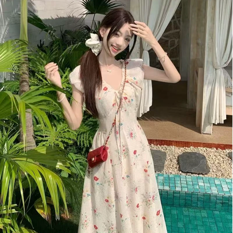 爆款甜美风碎花泡泡袖连衣裙女夏季新款减龄别致显瘦长裙法式