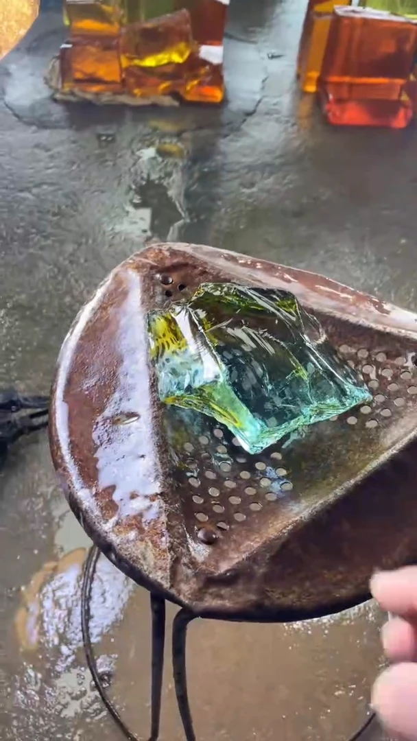 新疆五彩石原石摆件