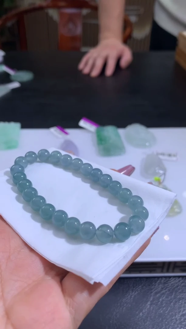 未镶嵌定制翡翠笑**生翡翠