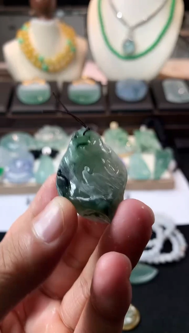 未镶嵌定制翡翠小*哥   4069毛货不退不换