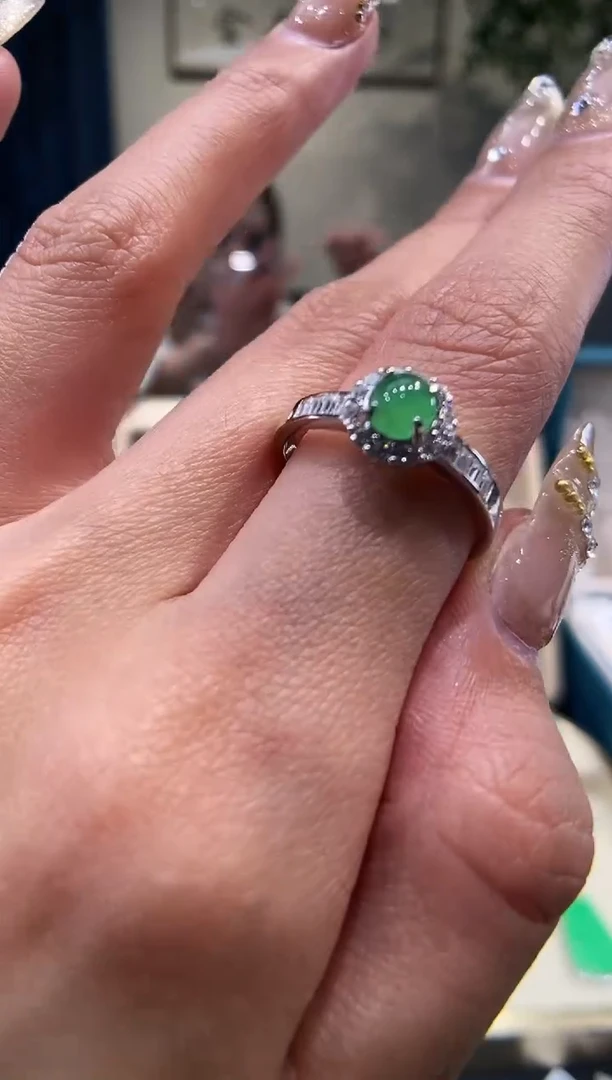 【闪购商品】翡翠吊坠(不含链)银S925镶嵌蛋面戒指