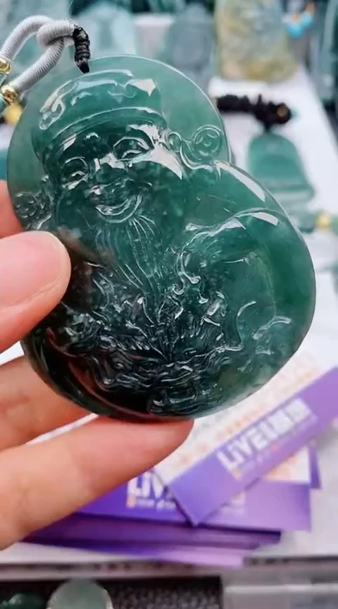 翡翠未镶嵌颈饰