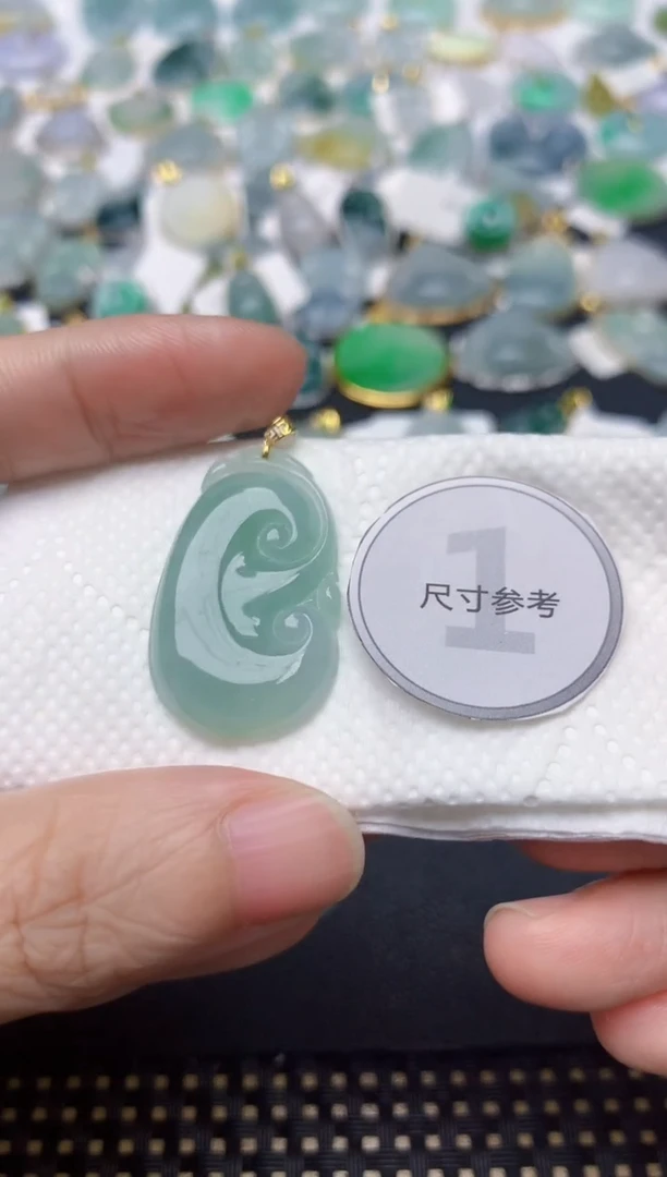 颈饰18K金镶嵌翡翠天然缅甸A货翡翠