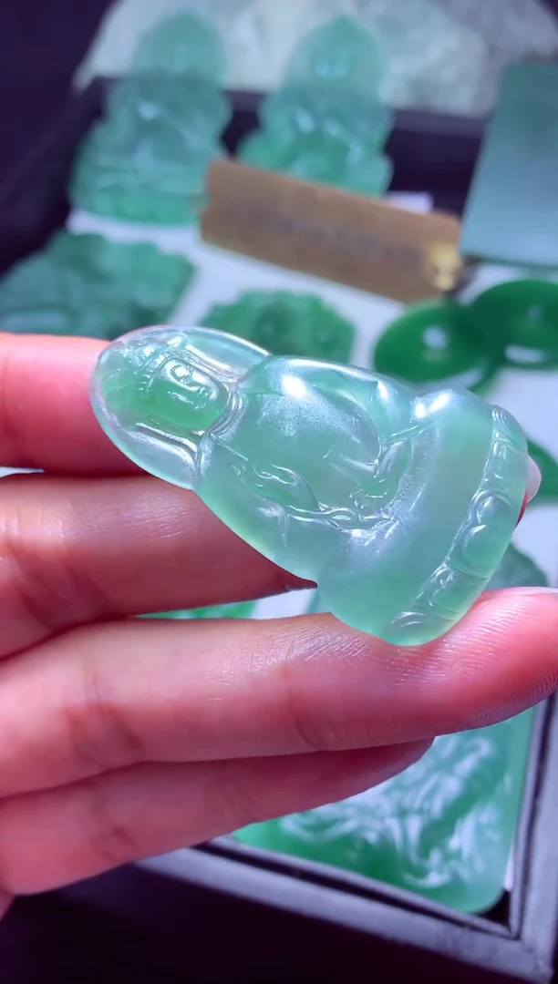 未镶嵌定制翡翠龙**下天然翡翠A货 基地发货多样性发货其一