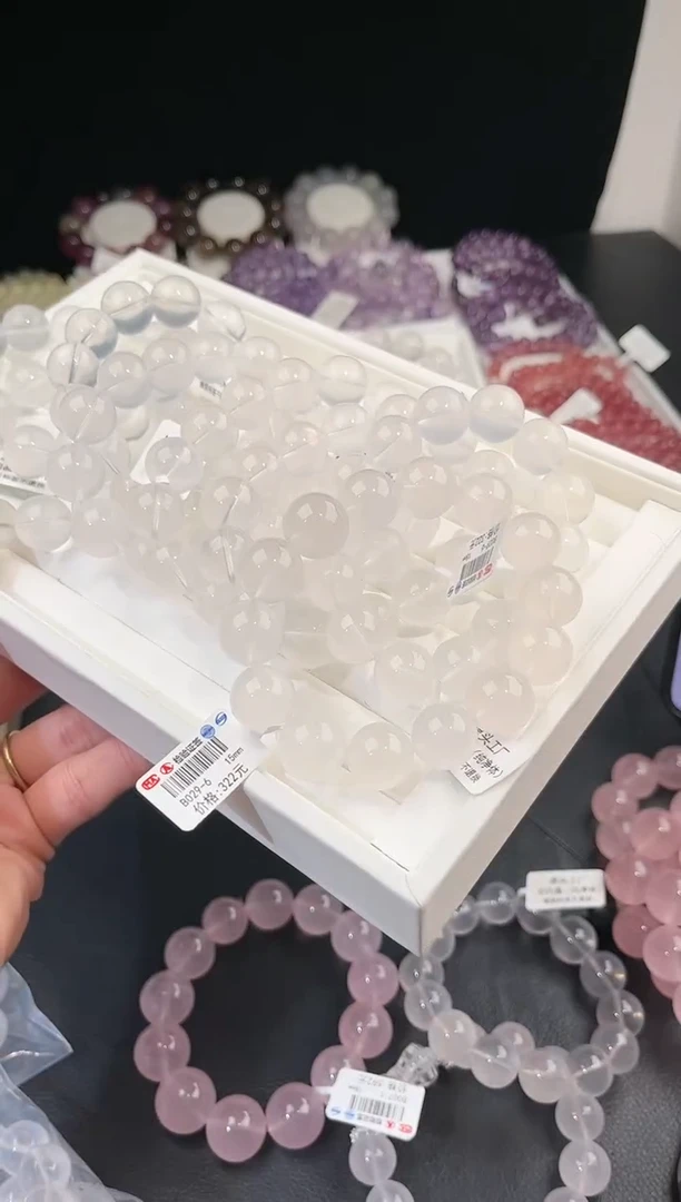 【闪购商品】水晶手链未镶嵌多样性发一奶白15mm