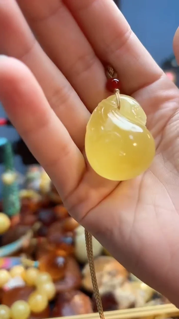 琥珀颈饰未镶嵌吊坠