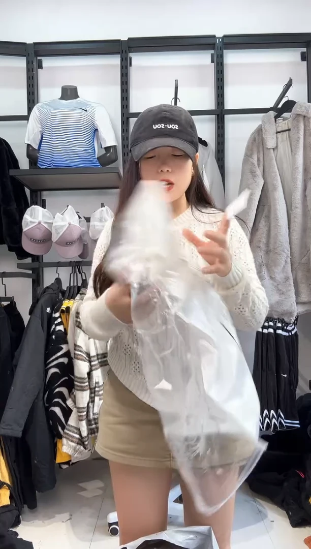 2508 编码  瑕疵直播间过款为准 尺码