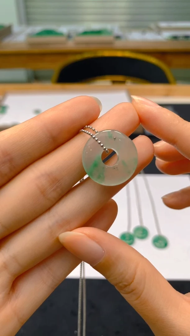 【闪购商品】石英质玉颈饰合金083