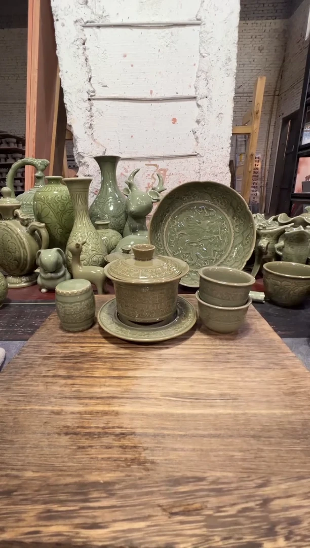 微瑕耀州窑饕餮三才盖碗+饕餮小杯2+盖置