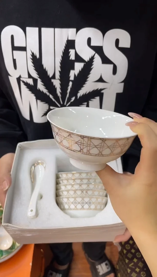杯鸿辉家品牌瓷器，京东包邮！