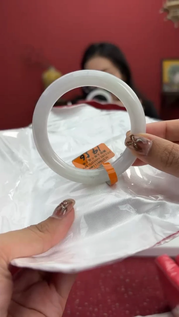 【闪购商品】翡翠手镯未镶嵌9手镯