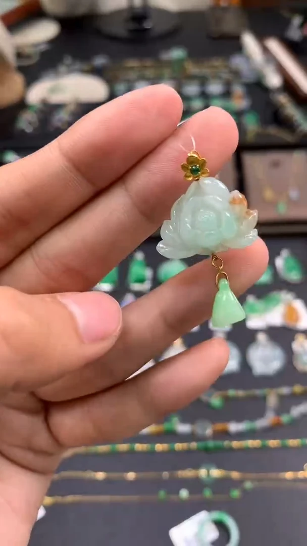 颈饰18K金镶嵌翡翠16426