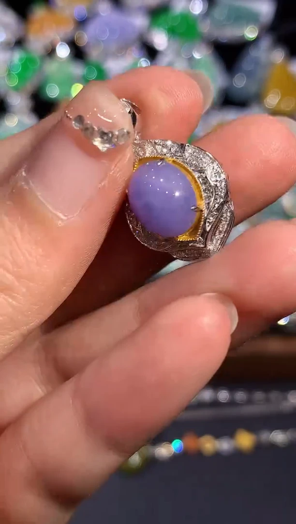 吊坠(不含链)18K金镶嵌翡翠多样性发其一