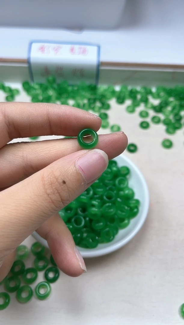 玛瑙/玉髓散珠未镶嵌M930绿玛瑙甜甜圈10*内5mm20颗9.9元
