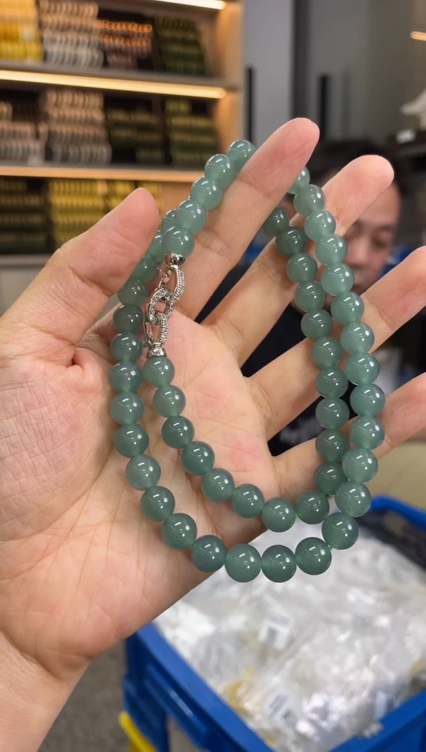 翡翠未镶嵌颈饰多样性发一件