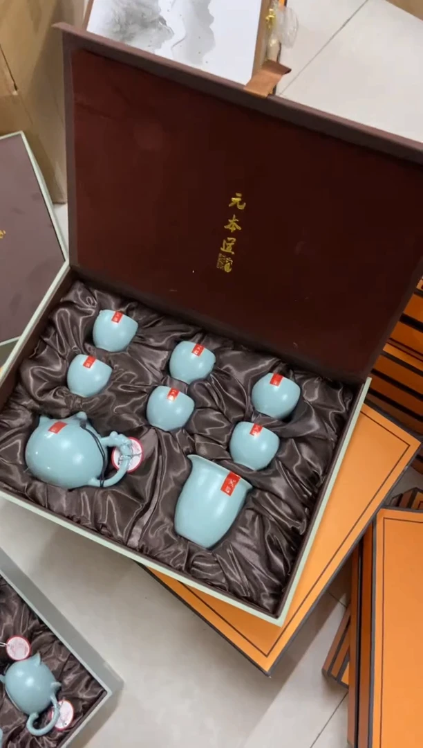 无运费险不带礼盒略有瑕疵有点脏介意勿拍