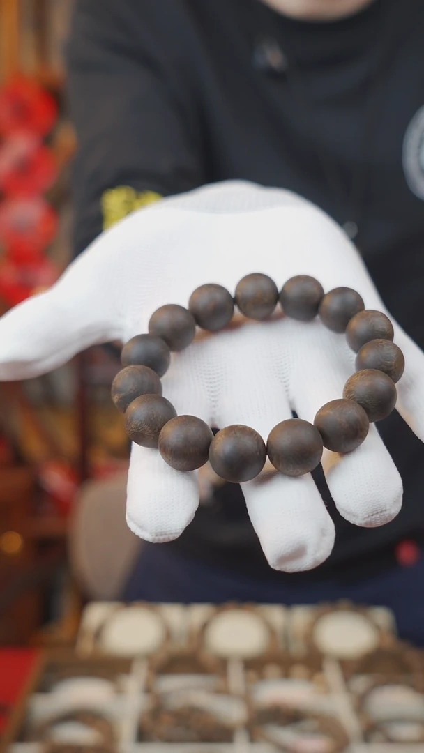 【闪购商品】沉香手串海南尖峰岭莺歌绿奇楠卡14圆珠单圈沉水级