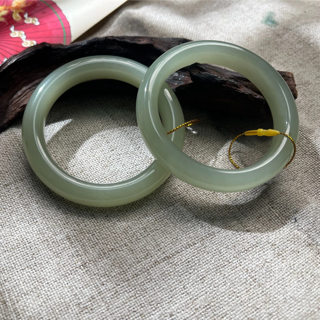 新疆皮山湖水冻手镯多样性发一