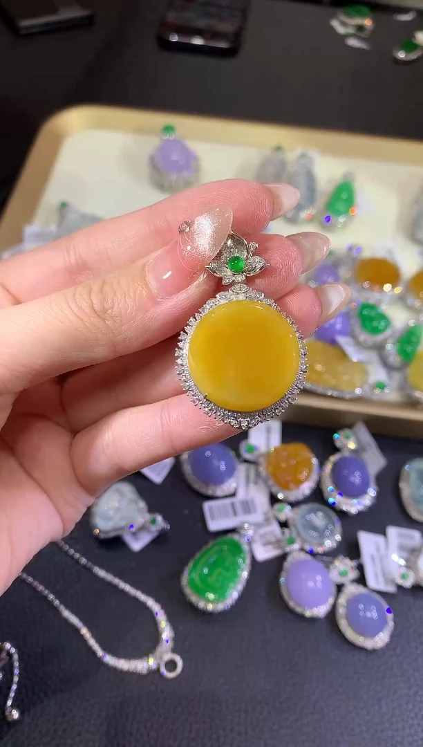 翡翠18K金镶嵌吊坠(不含链)210-圆牌