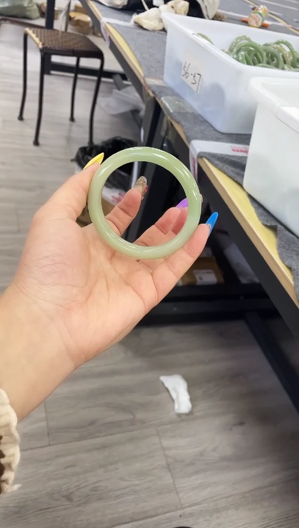 未镶嵌绿密玉镯子石英质玉开*果开心果