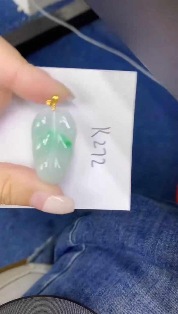 颈饰18K金镶嵌翡翠缅甸天然翡翠A货