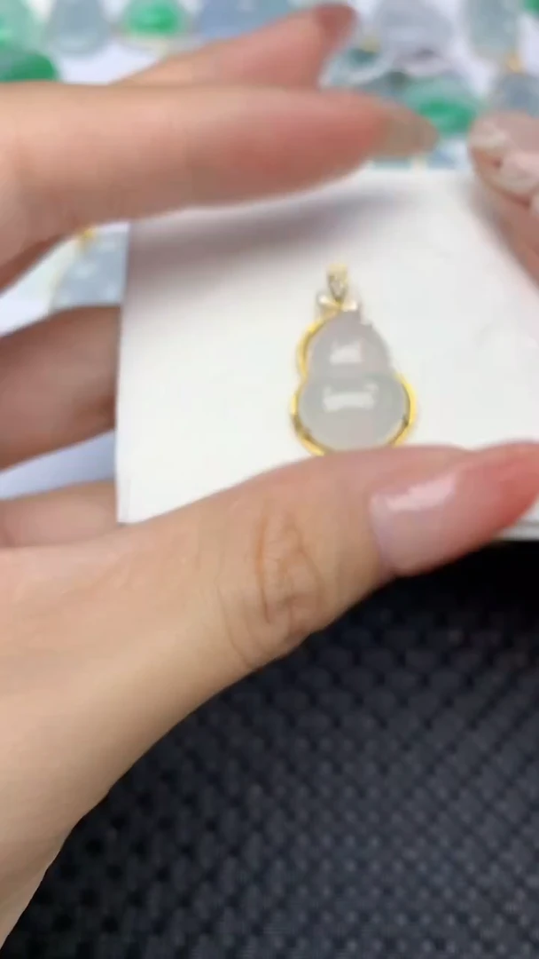 翡翠18K金镶嵌颈饰天然翡翠a货