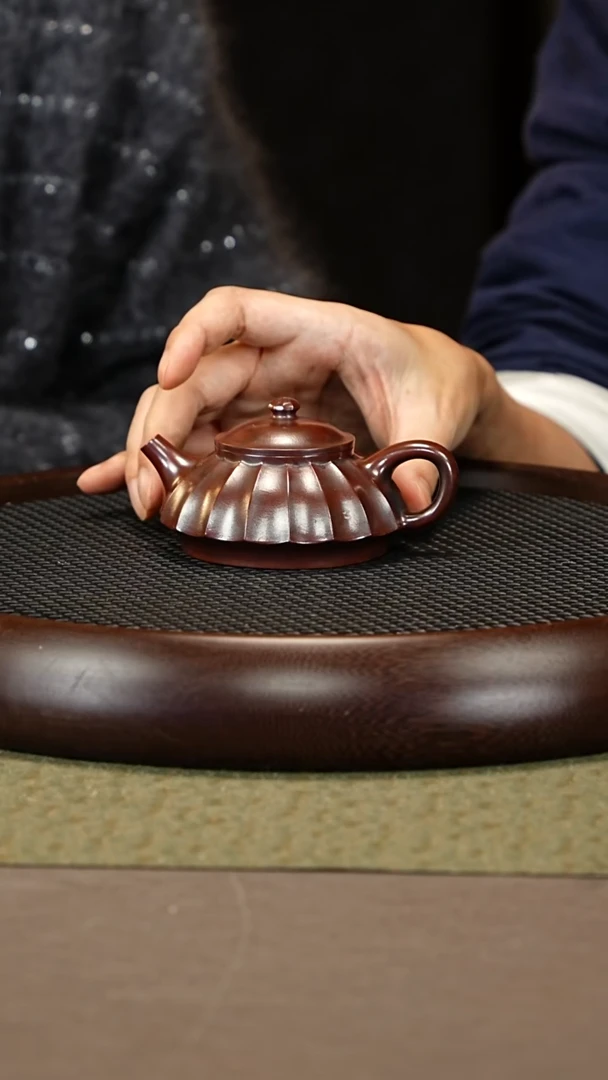 茶壶紫砂35 姚玲香 龙山古乌泥 小裙子150cc