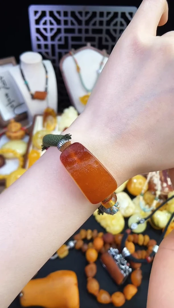 未镶嵌琥珀珠宝奇石柒月