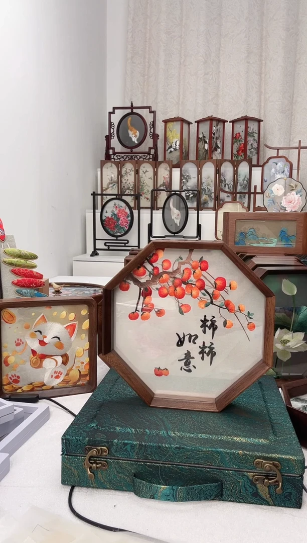 扇子苏绣作品手工摆台