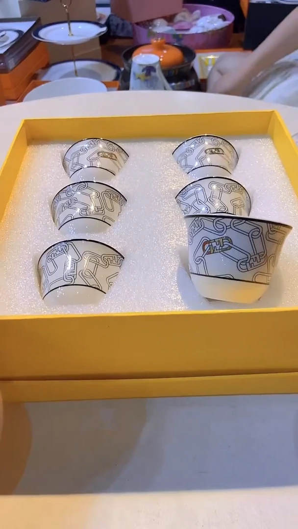 杯鸿辉家品牌瓷器，京东包邮！
